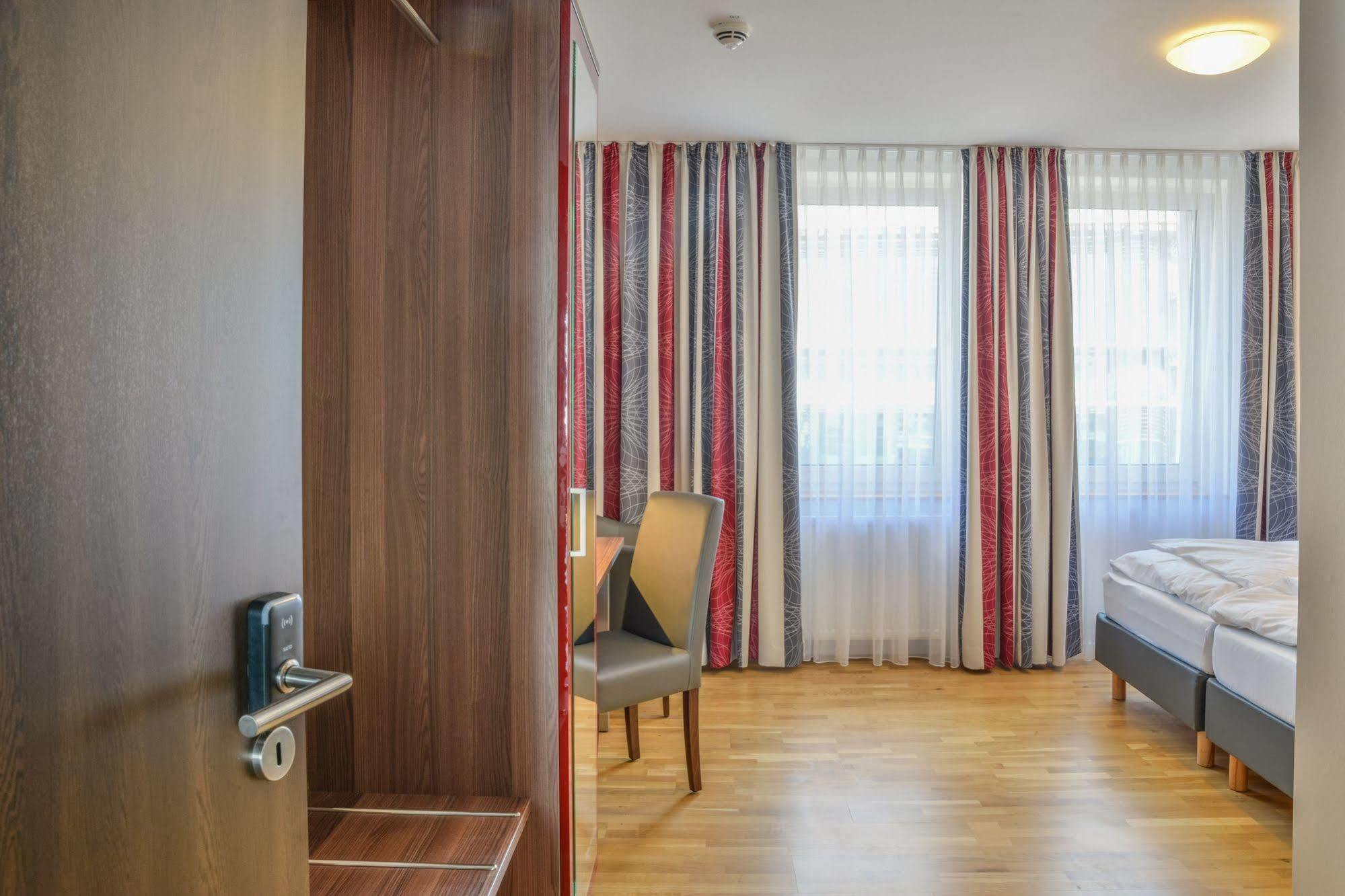 City Hotel Вецлар Екстериор снимка