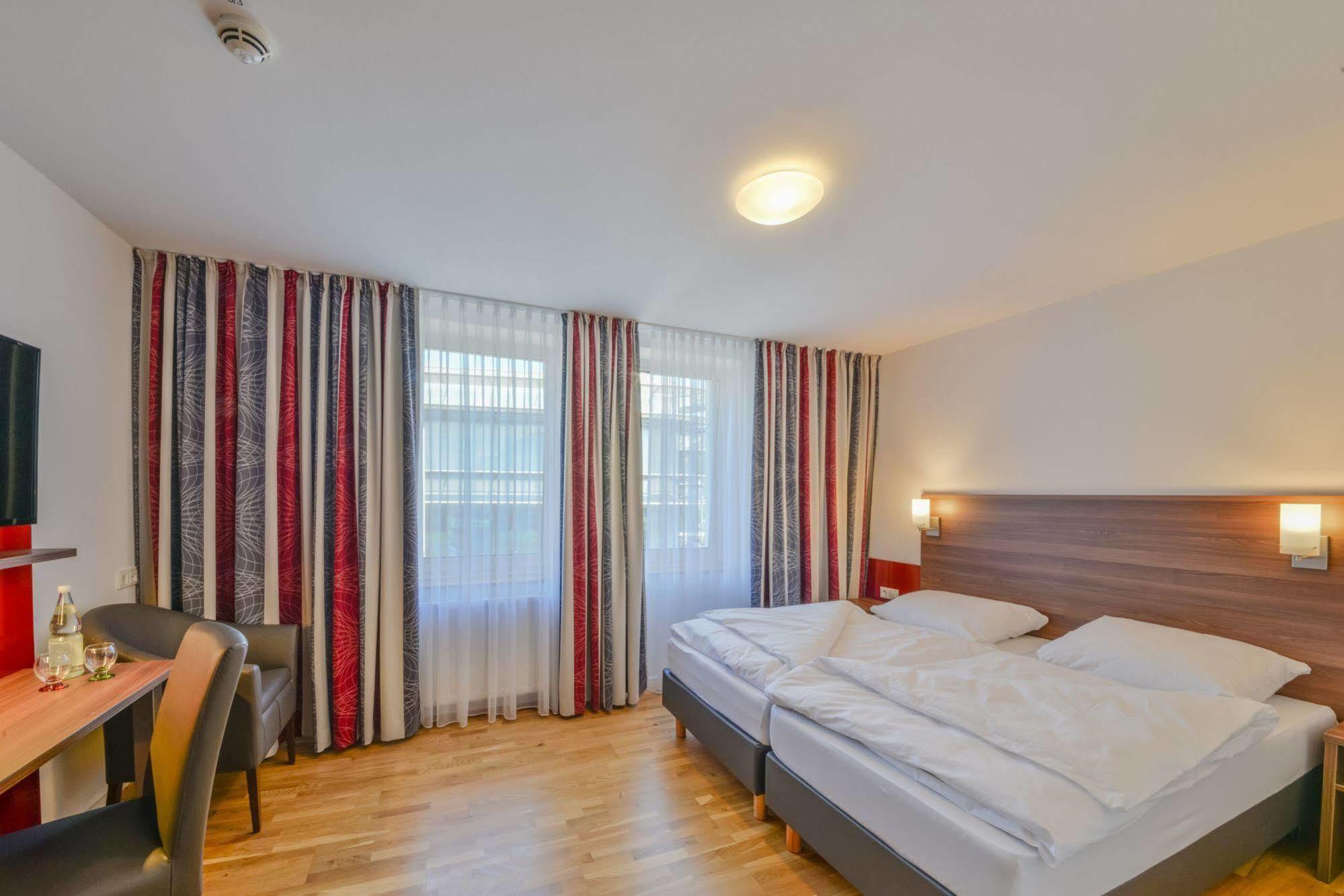 City Hotel Вецлар Екстериор снимка