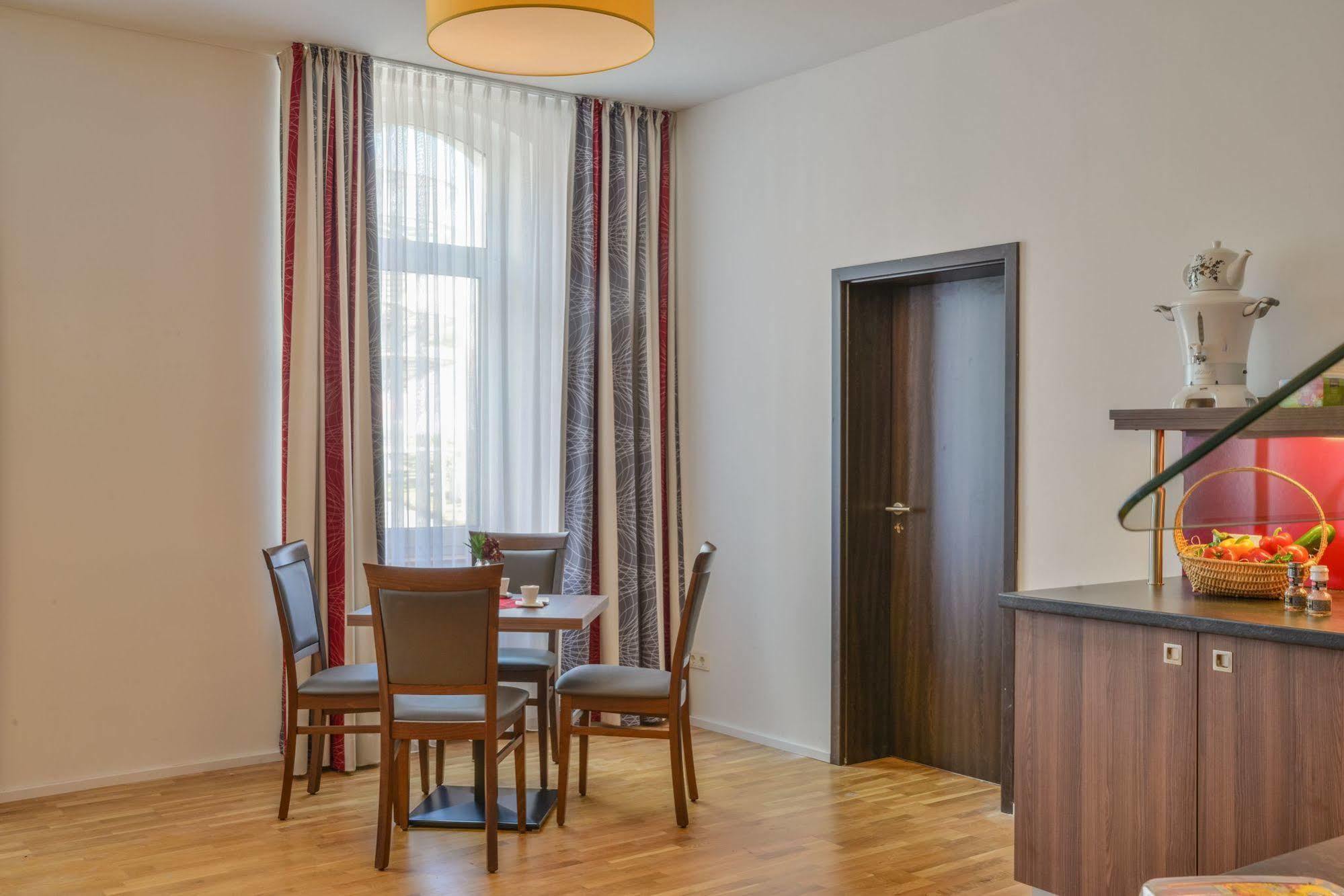 City Hotel Вецлар Екстериор снимка